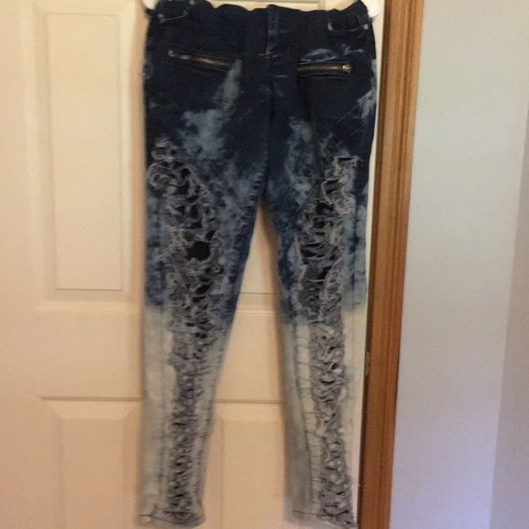 Jeans - Picture 1 of 2